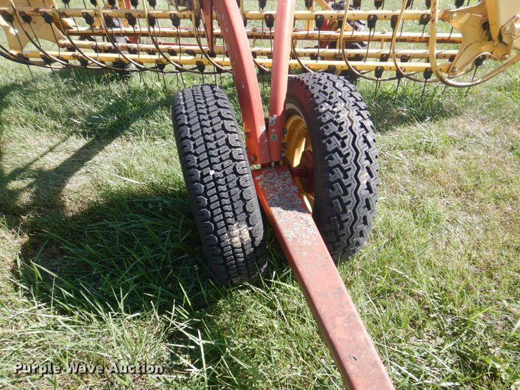 image for item MU9722 (2) New Holland hay rakes