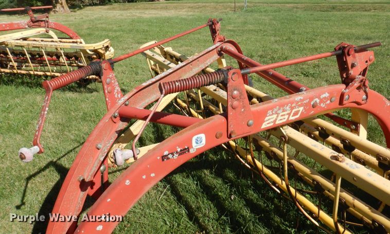 image for item MU9722 (2) New Holland hay rakes