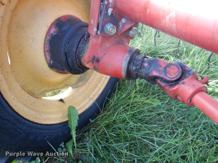 image for item MU9722 (2) New Holland hay rakes