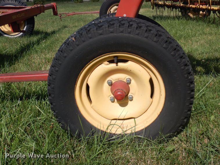image for item MU9722 (2) New Holland hay rakes