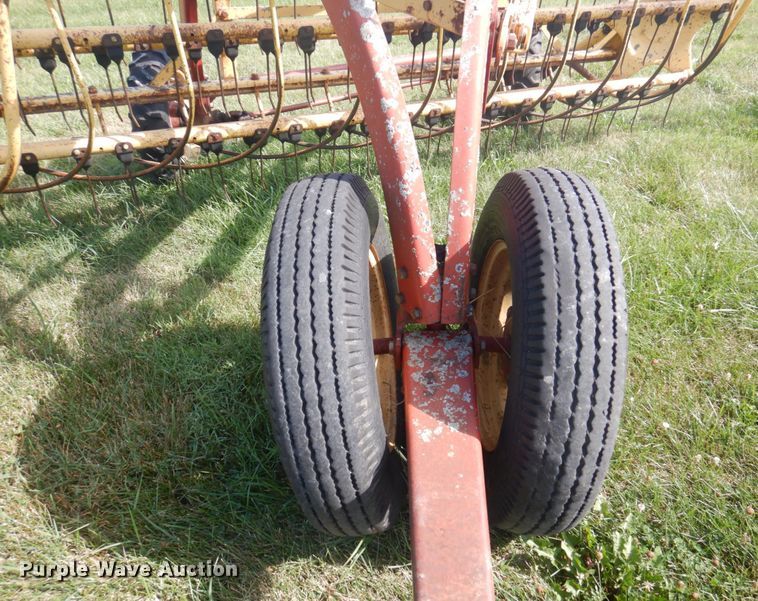 image for item MU9722 (2) New Holland hay rakes