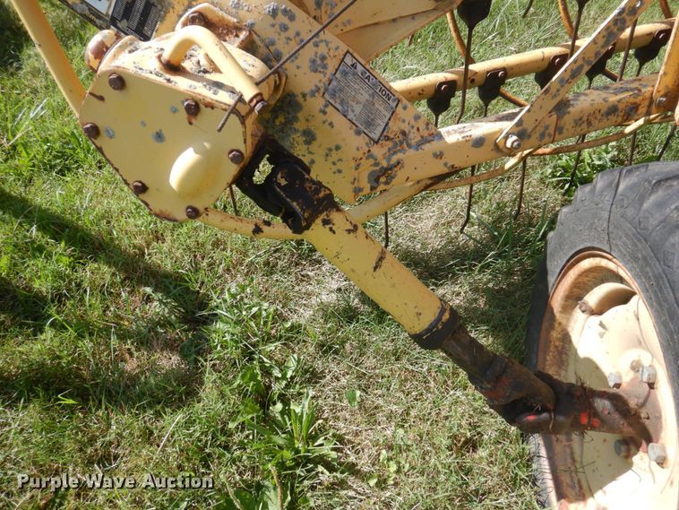 image for item MU9722 (2) New Holland hay rakes