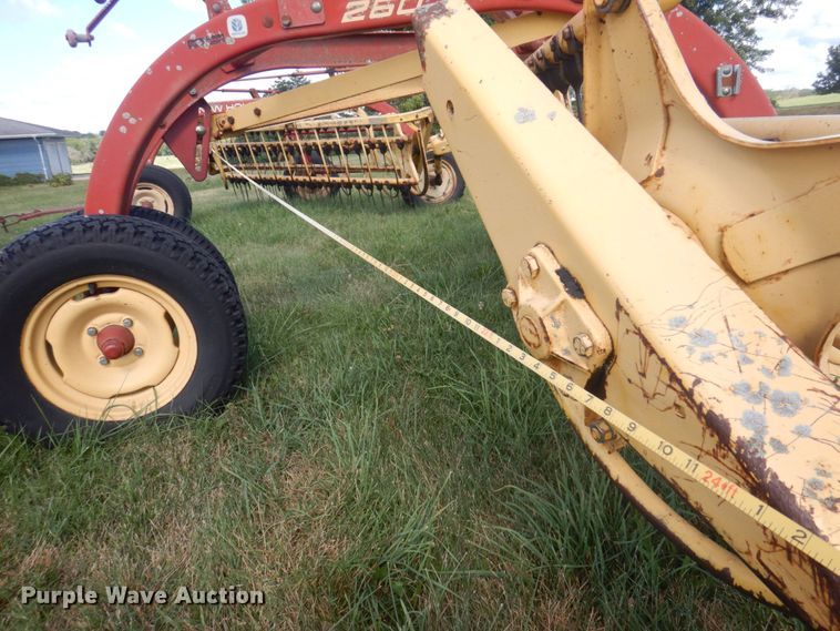 image for item MU9722 (2) New Holland hay rakes