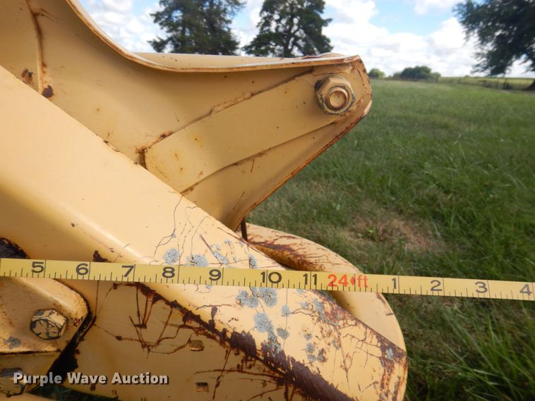 image for item MU9722 (2) New Holland hay rakes