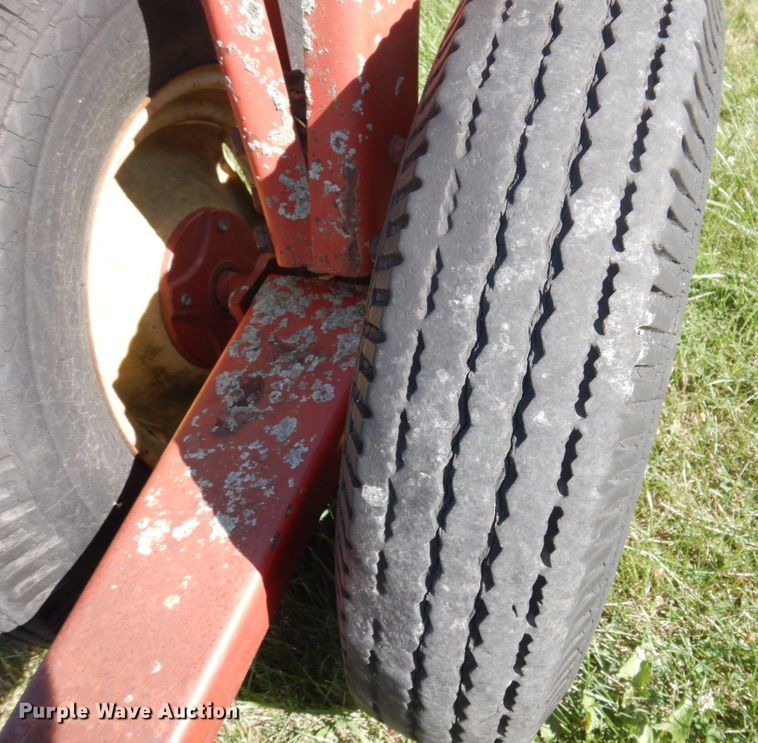 image for item MU9722 (2) New Holland hay rakes