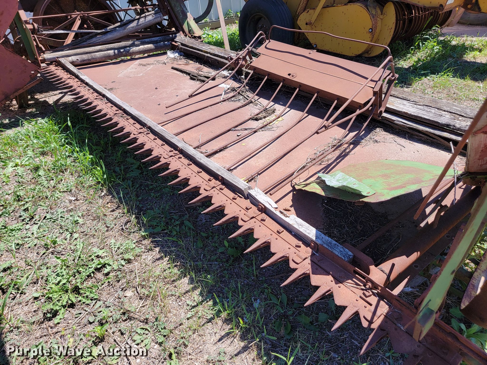 John Deere hay binder in Sioux City, IA Item JC9681 sold Purple Wave