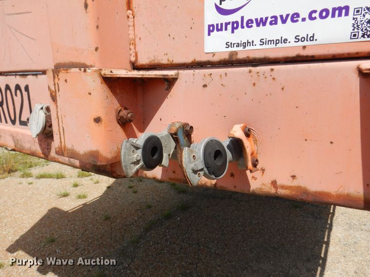 image for item DB7859 1997 Wabash National  flatbed trailer with chiller