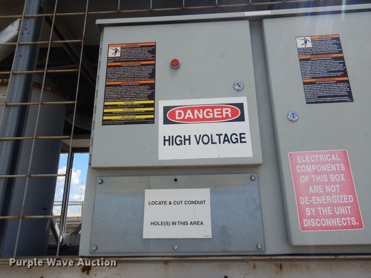 image for item DB7859 1997 Wabash National  flatbed trailer with chiller