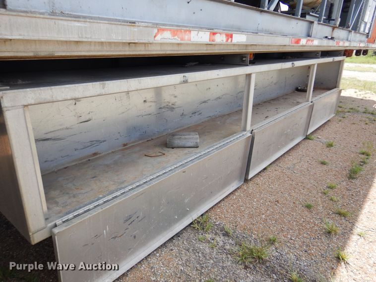 image for item DB7859 1997 Wabash National  flatbed trailer with chiller