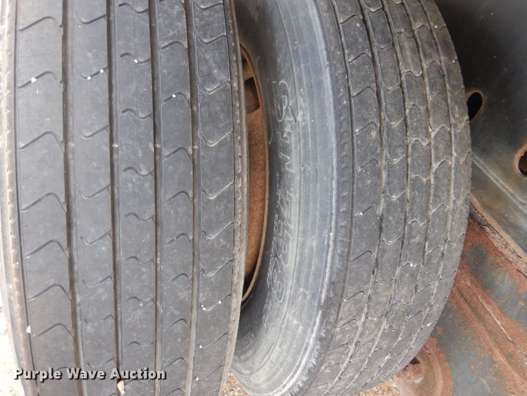 image for item DB7859 1997 Wabash National  flatbed trailer with chiller