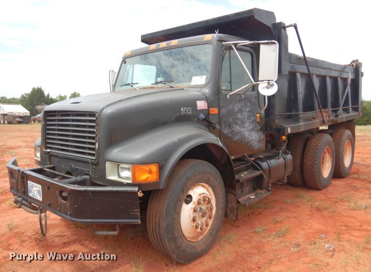 image for item DB7960 1997 International 4900  dump truck