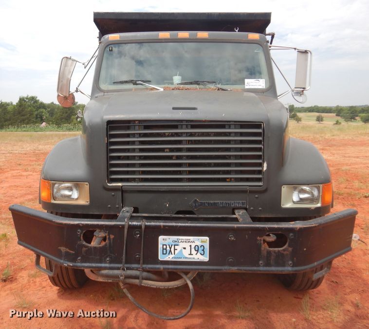 image for item DB7960 1997 International 4900  dump truck