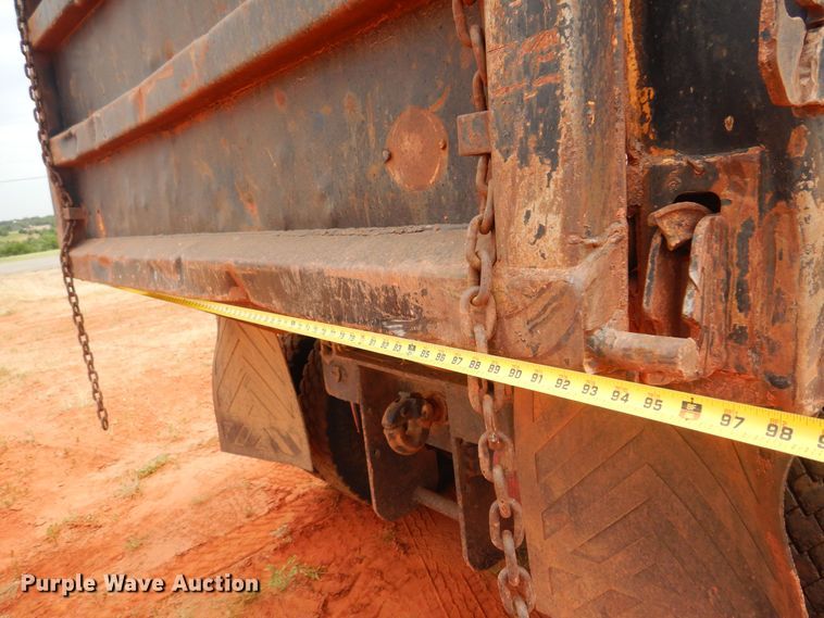 image for item DB7960 1997 International 4900  dump truck