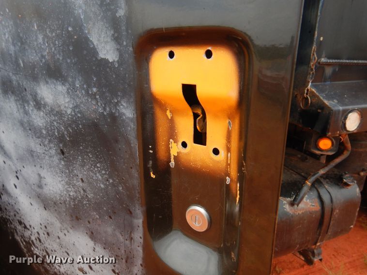 image for item DB7960 1997 International 4900  dump truck