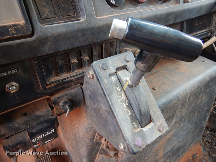 image for item DB7960 1997 International 4900  dump truck