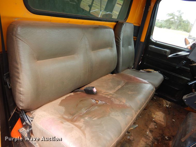 image for item DB7960 1997 International 4900  dump truck