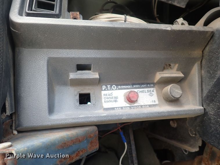 image for item DF8353 1995 Mack CH613  truck cab and chassis