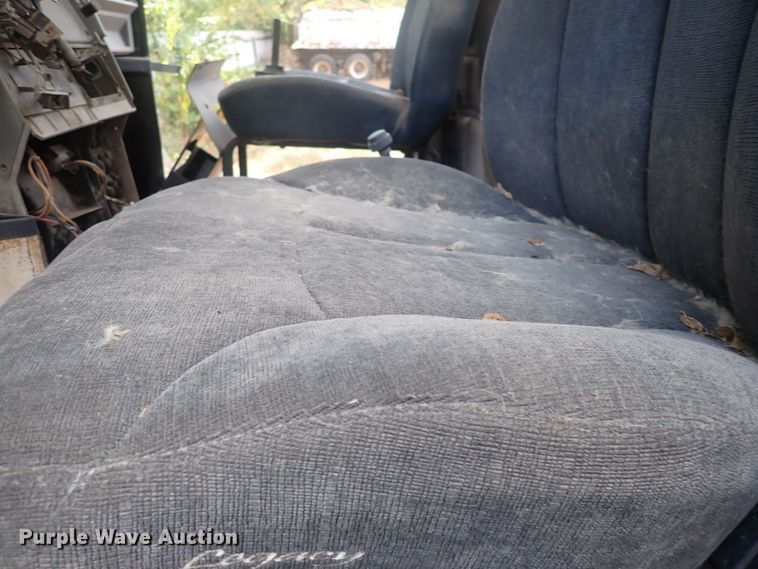 image for item DF8353 1995 Mack CH613  truck cab and chassis