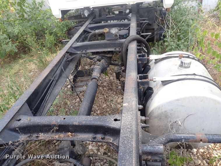 image for item DF8353 1995 Mack CH613  truck cab and chassis