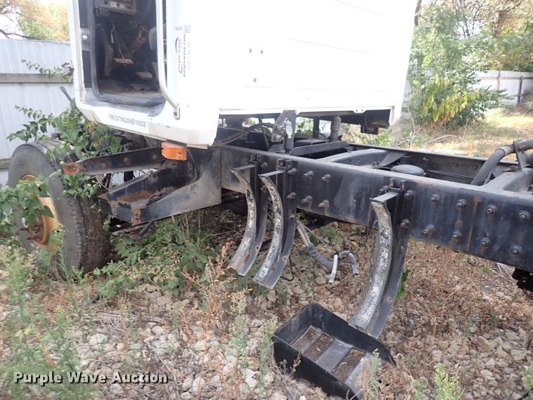 image for item DF8353 1995 Mack CH613  truck cab and chassis