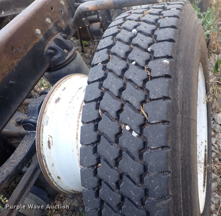 image for item DF8353 1995 Mack CH613  truck cab and chassis