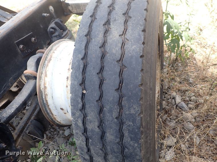 image for item DF8353 1995 Mack CH613  truck cab and chassis