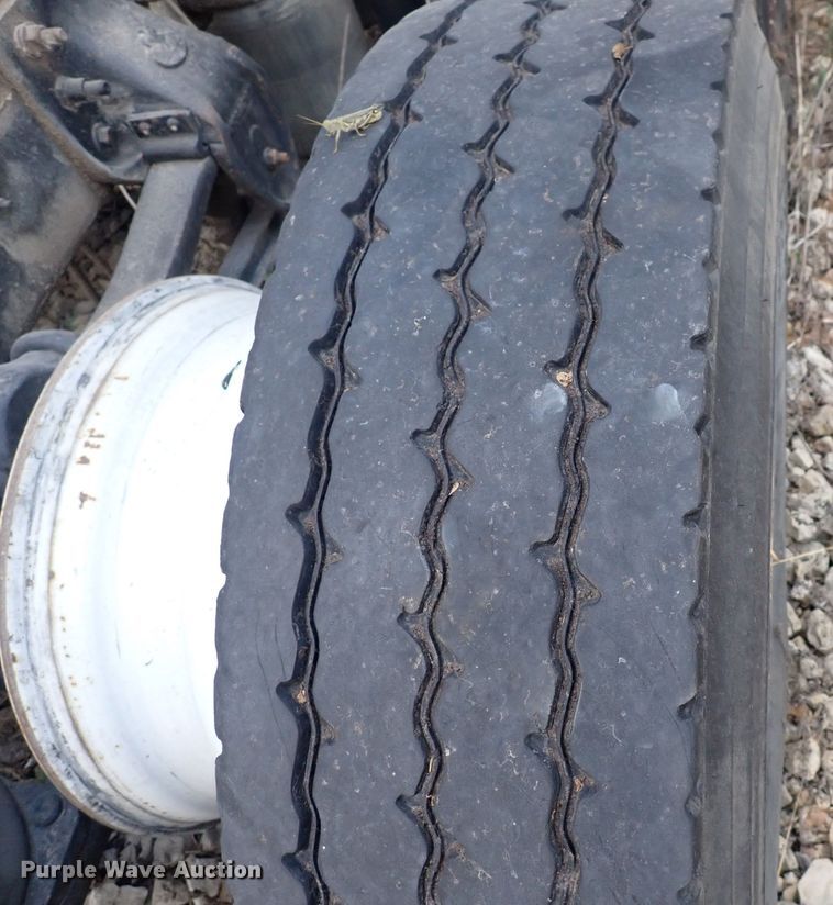 image for item DF8353 1995 Mack CH613  truck cab and chassis