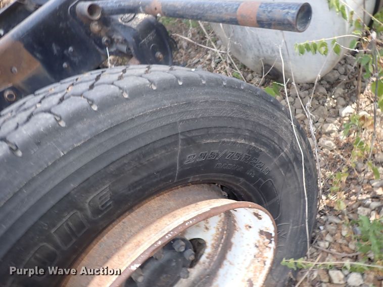 image for item DF8353 1995 Mack CH613  truck cab and chassis