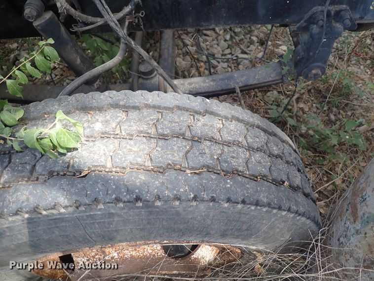 image for item DF8353 1995 Mack CH613  truck cab and chassis