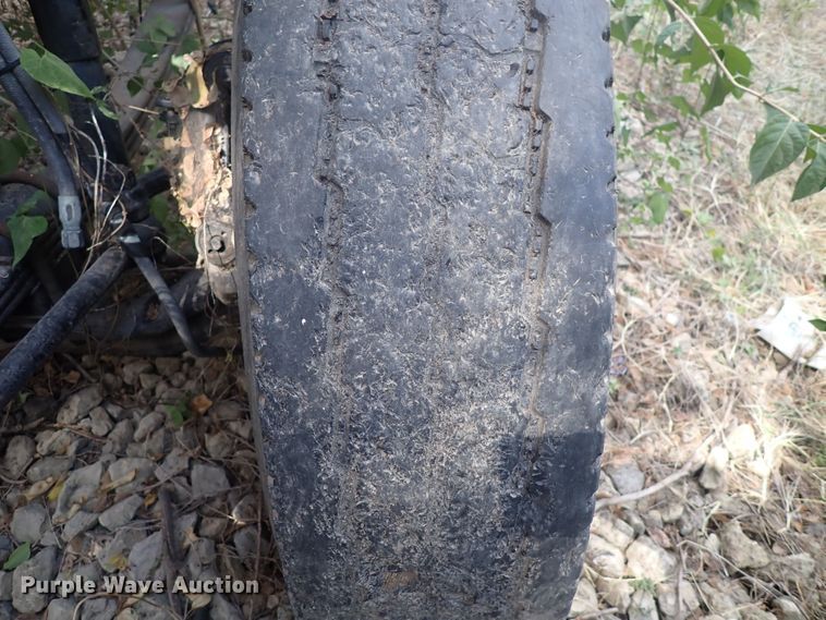 image for item DF8353 1995 Mack CH613  truck cab and chassis