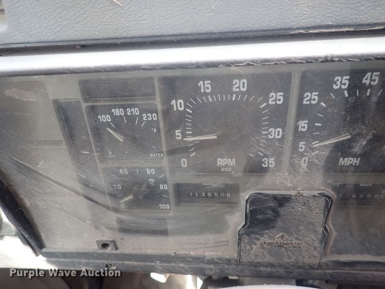 image for item DF8354 1995 International 8200  dump truck