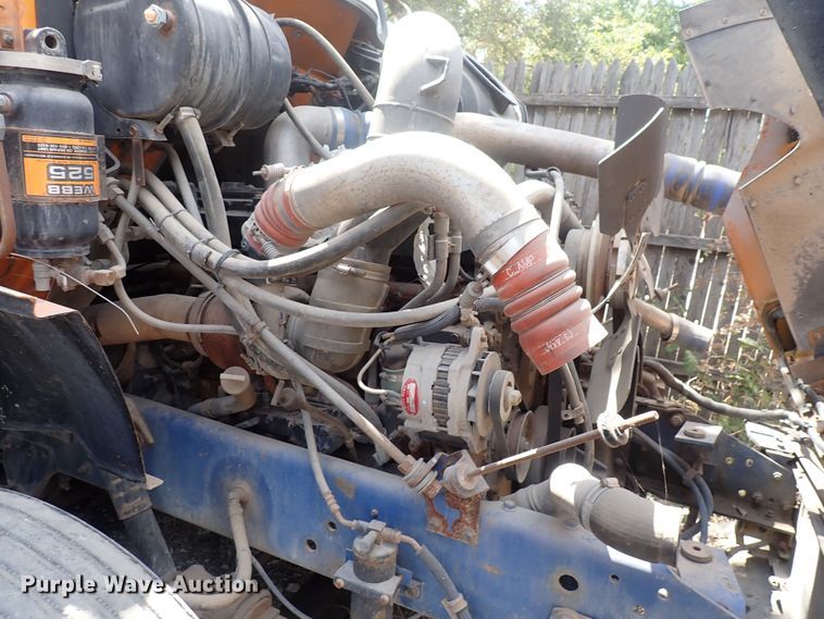 image for item DF8354 1995 International 8200  dump truck