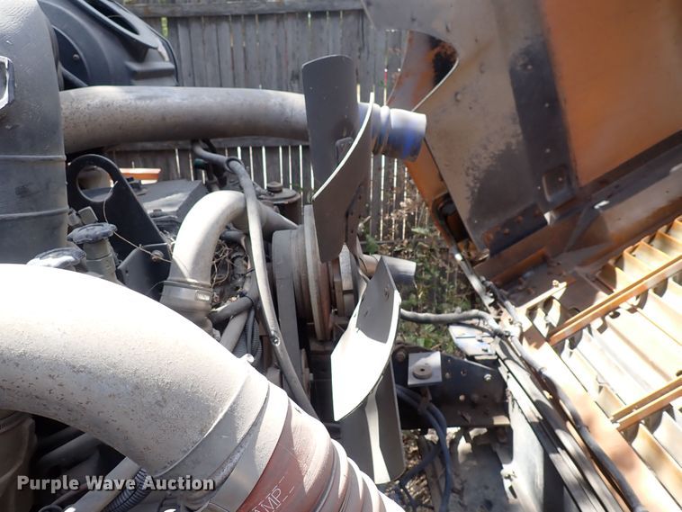 image for item DF8354 1995 International 8200  dump truck