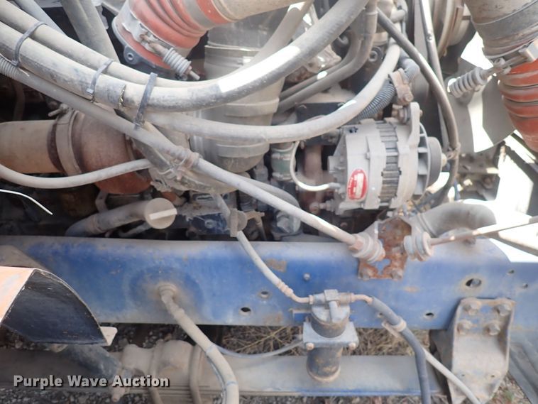 image for item DF8354 1995 International 8200  dump truck