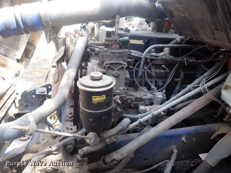 image for item DF8354 1995 International 8200  dump truck