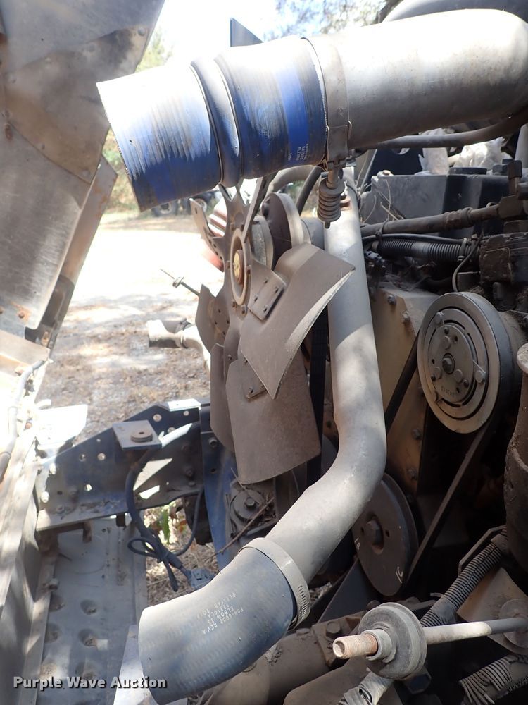 image for item DF8354 1995 International 8200  dump truck