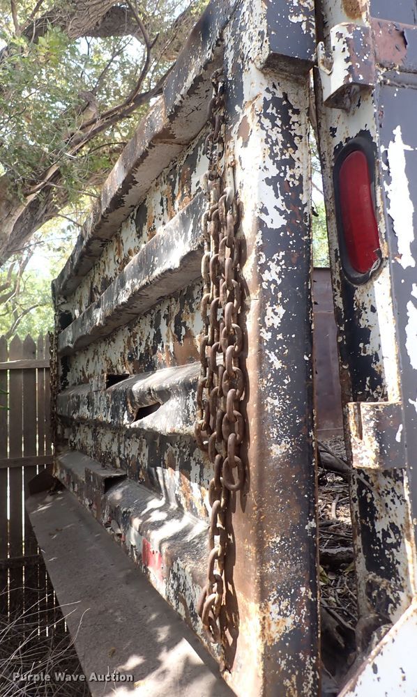 image for item DF8354 1995 International 8200  dump truck