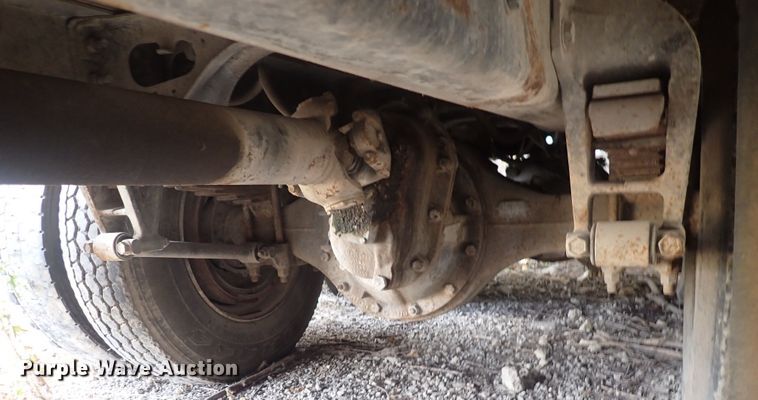 image for item DF8354 1995 International 8200  dump truck