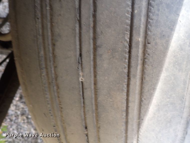 image for item DF8354 1995 International 8200  dump truck