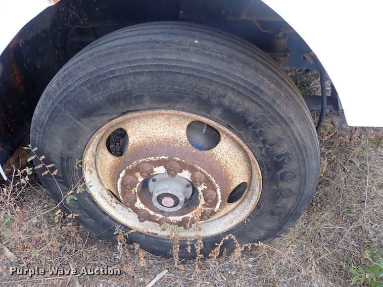 image for item DF8354 1995 International 8200  dump truck