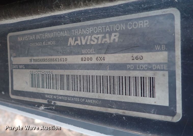 image for item DF8354 1995 International 8200  dump truck