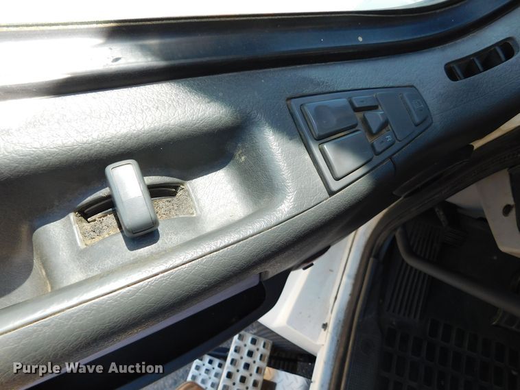 image for item DJ7714 2009 Volvo VNL  semi truck