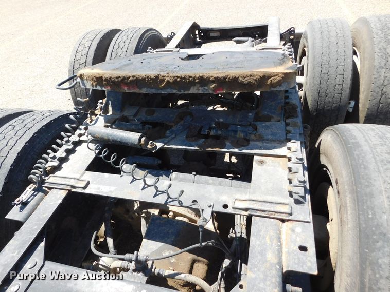 image for item DJ7714 2009 Volvo VNL  semi truck