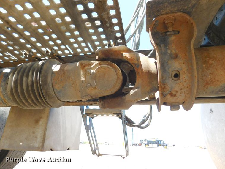 image for item DJ7714 2009 Volvo VNL  semi truck