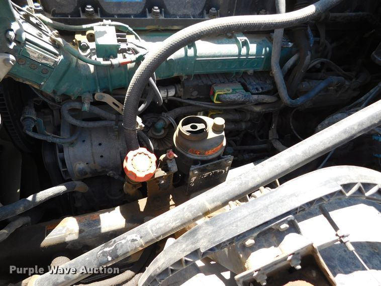 image for item DJ7714 2009 Volvo VNL  semi truck