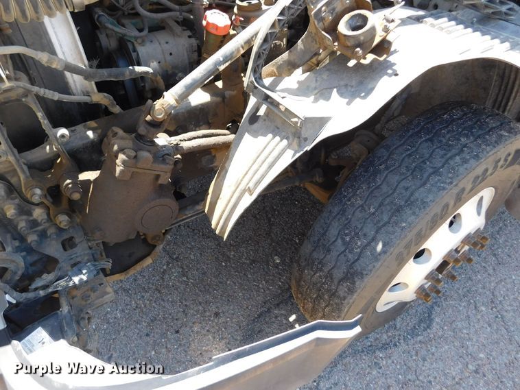 image for item DJ7714 2009 Volvo VNL  semi truck