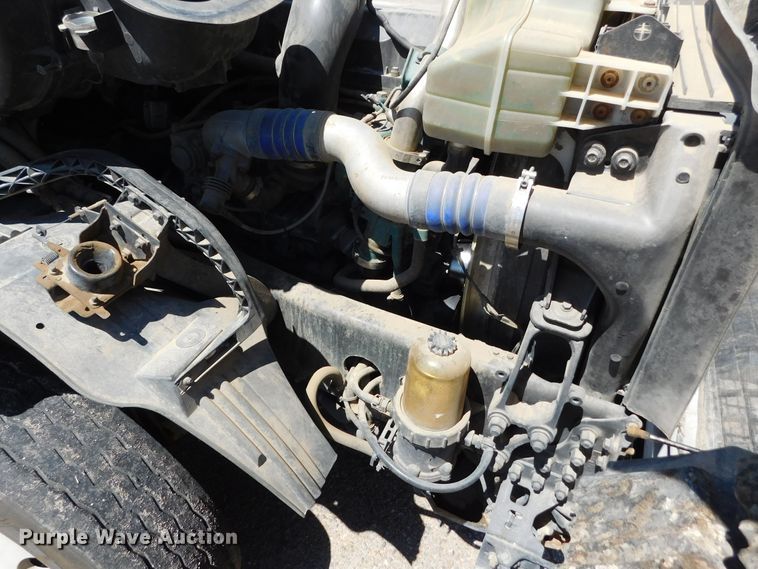 image for item DJ7714 2009 Volvo VNL  semi truck