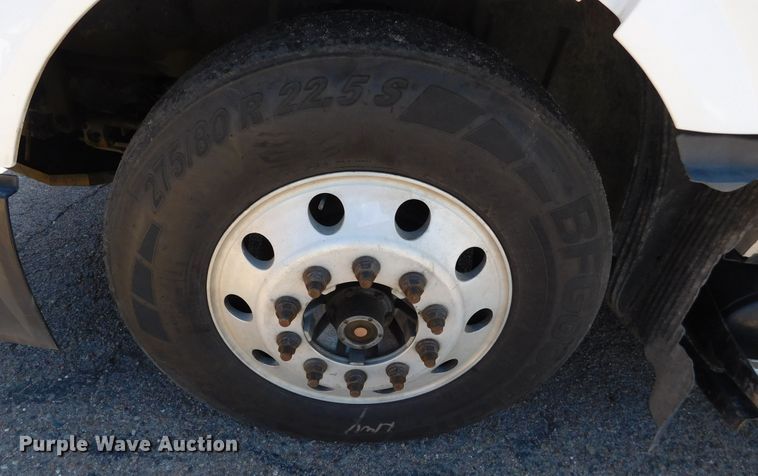 image for item DJ7714 2009 Volvo VNL  semi truck