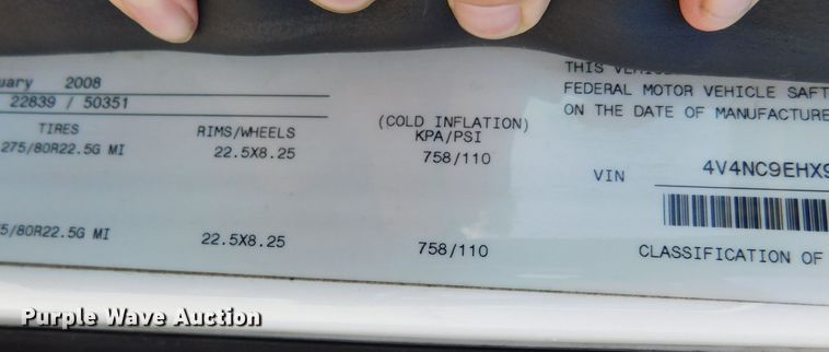 image for item DJ7714 2009 Volvo VNL  semi truck