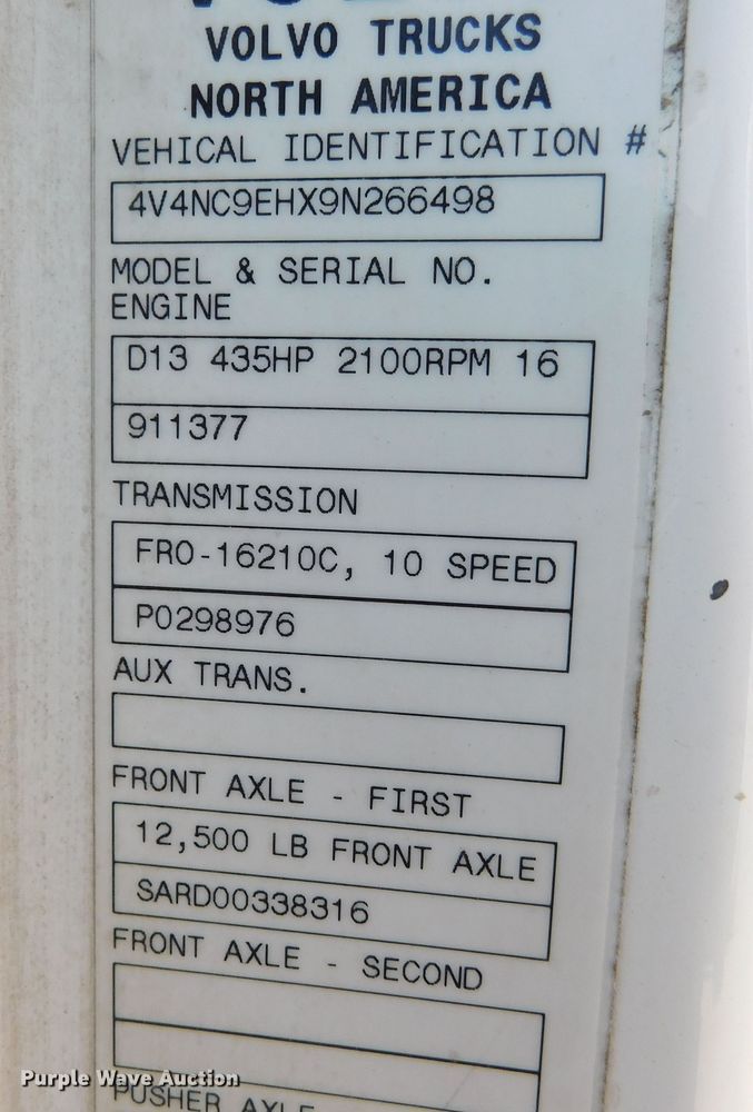 image for item DJ7714 2009 Volvo VNL  semi truck